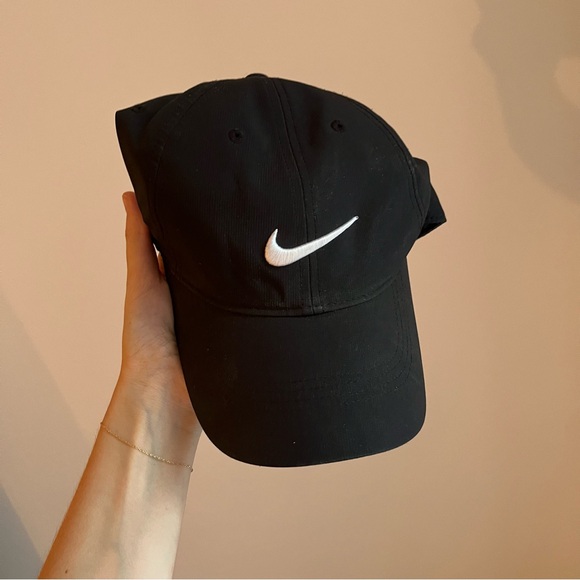 Nike Performance Golf Hat in Black - Picture 2 of 4